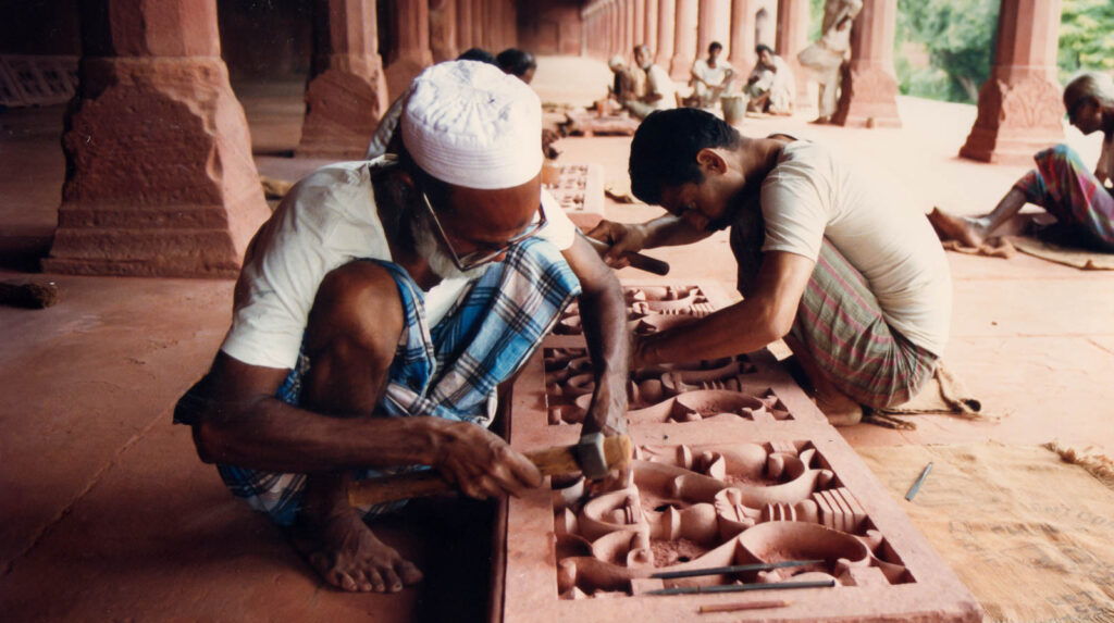 Trabajos de restauración a las edificaciones que rodean el Tajmahal.