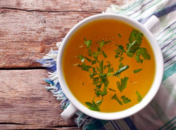 El caldo de hueso,<br/> por Jeraige Reinoso