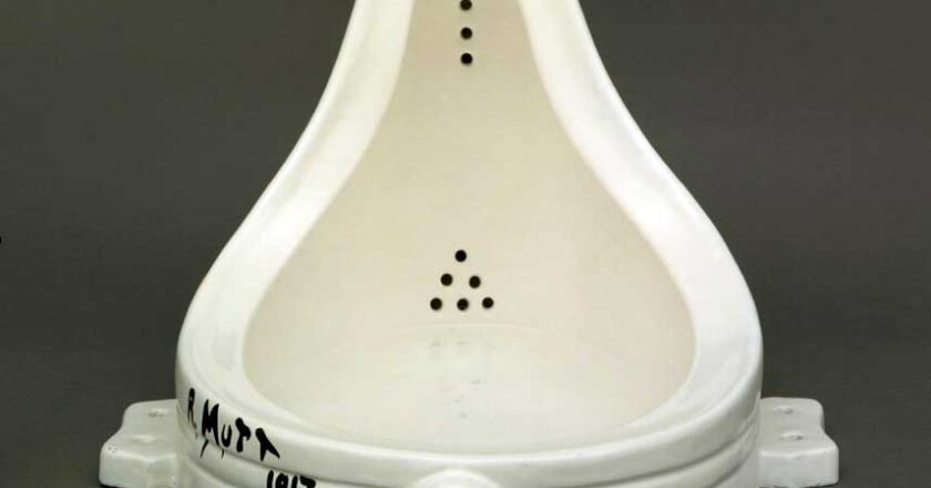 Uma latrina e um mictório,<br>por Alfredo Behrens