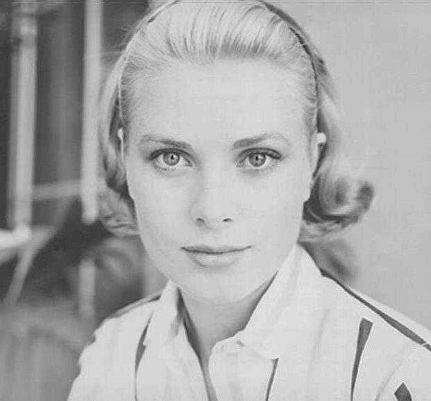 Grace Kelly Atril press e1756422327119