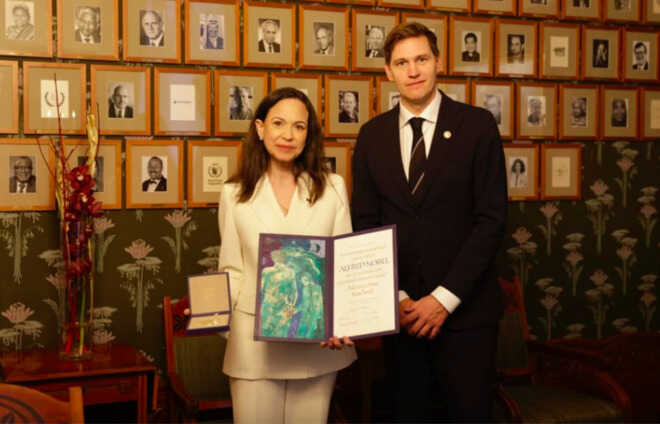 Te cuento que… por Suzan Matteo 1 Prtemio Nobel MCM Atril press