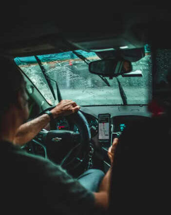 Taxista do aeroporto,<br/> por Alfredo Behrens (port)