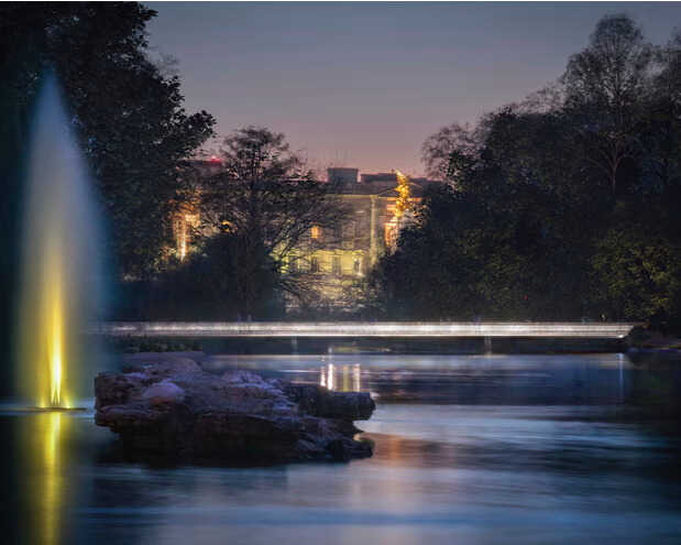 Memorial de la reina Atril press