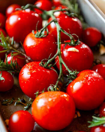 Cherries,<br/> por Lucy Gómez